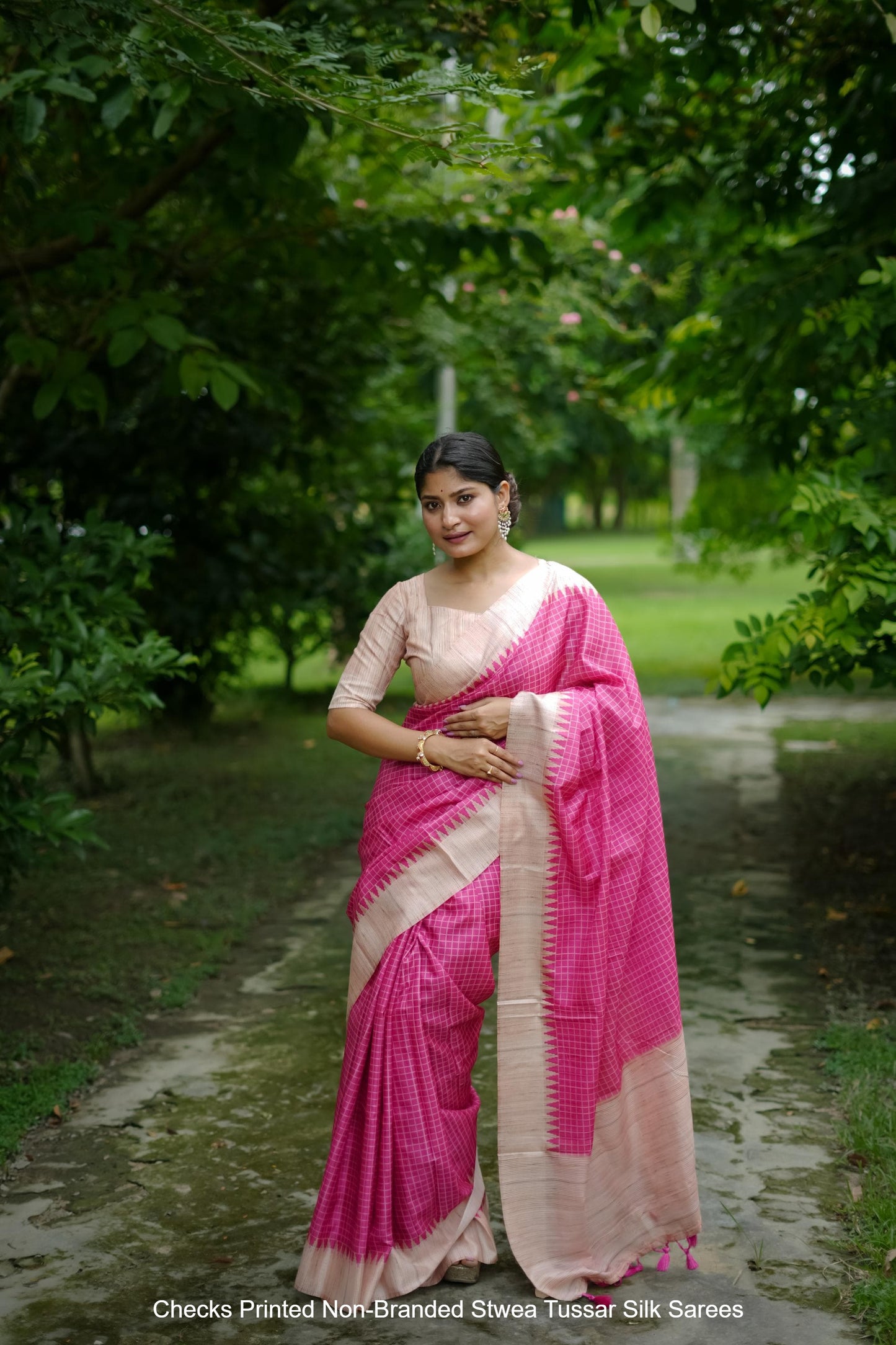 Checks Printed Non-Branded Stwea Tussar Silk Sarees