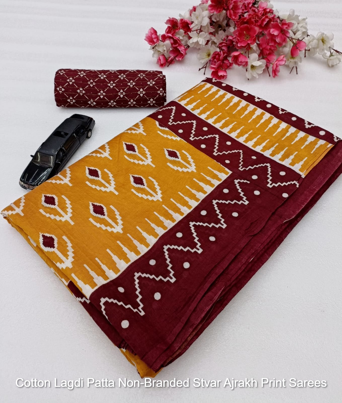 Cotton Lagdi Patta Non-Branded Stvar Ajrakh Print Sarees