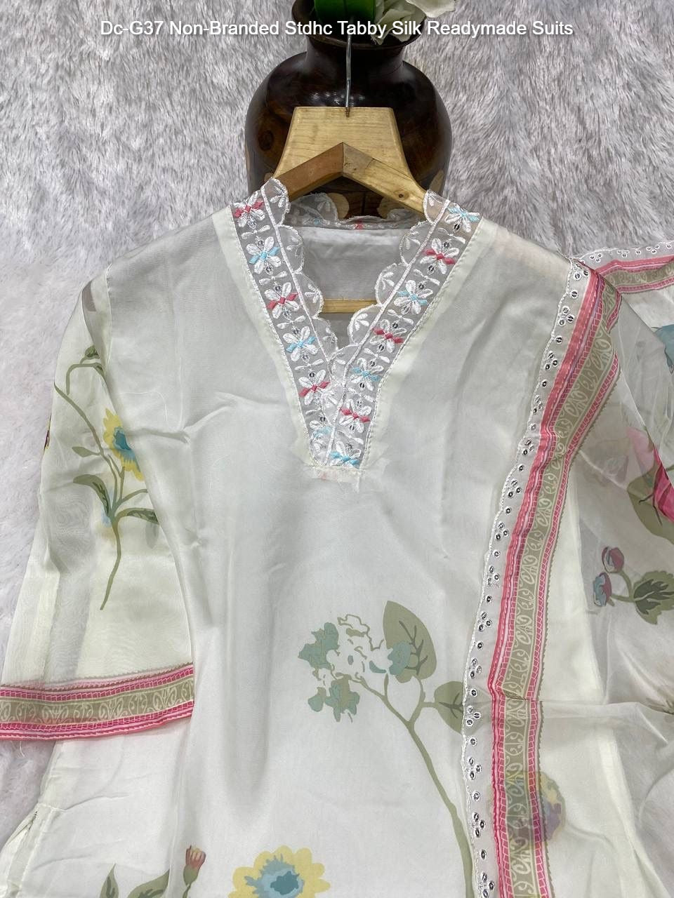 Dc-G37 Non-Branded Stdhc Tabby Silk Readymade Suits