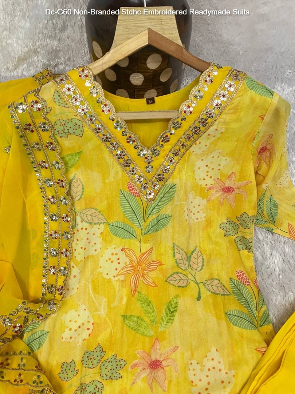 Dc-G60 Non-Branded Stdhc Embroidered Readymade Suits