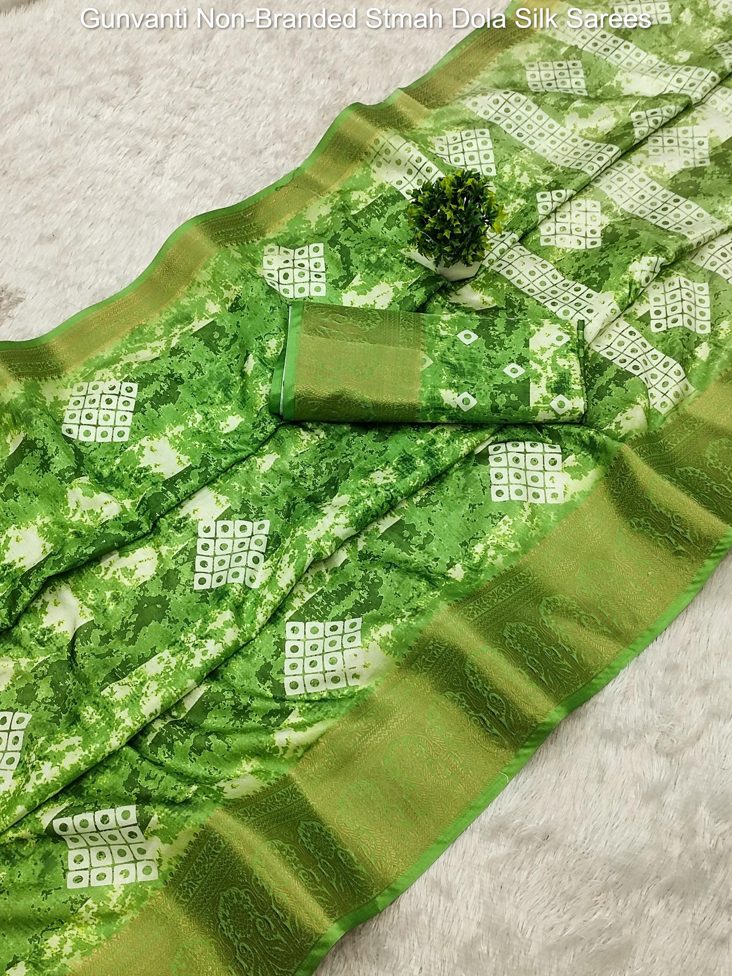 Gunvanti Non-Branded Stmah Dola Silk Sarees