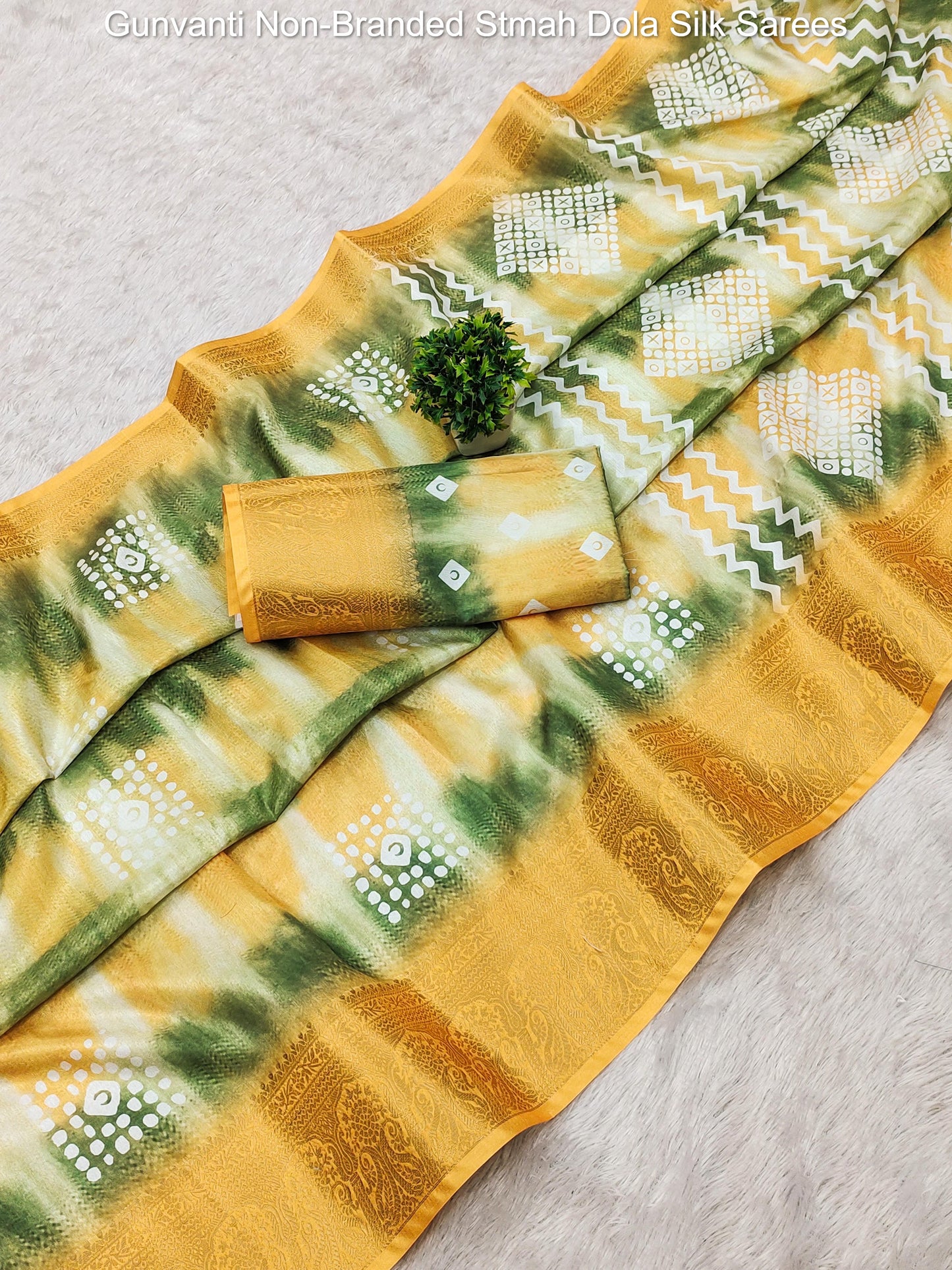 Gunvanti Non-Branded Stmah Dola Silk Sarees