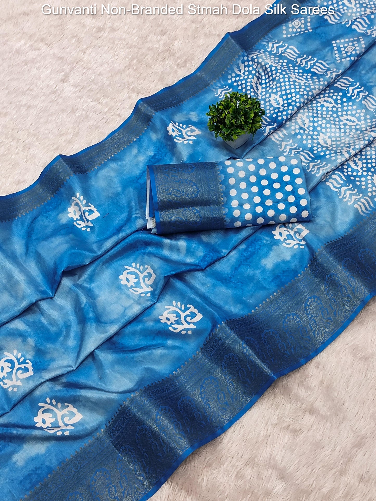 Gunvanti Non-Branded Stmah Dola Silk Sarees