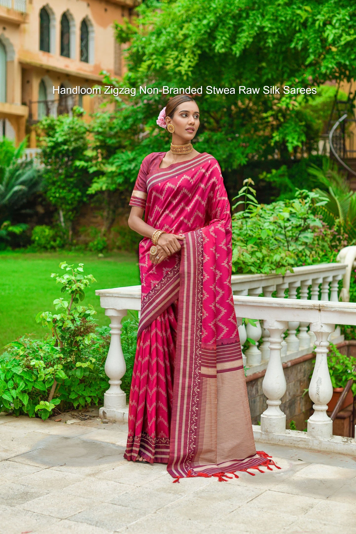 Handloom Zigzag Non-Branded Stwea Raw Silk Sarees