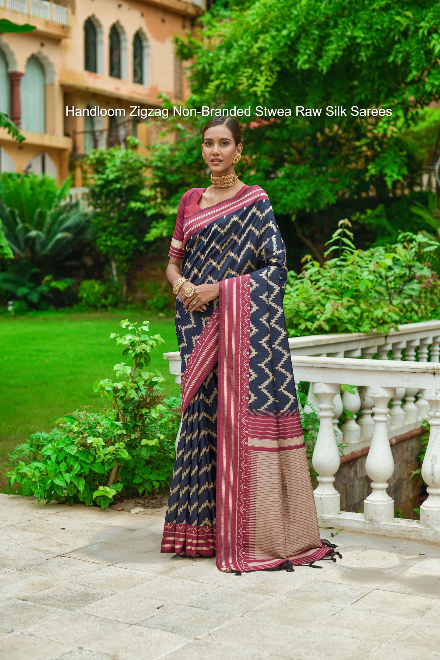 Handloom Zigzag Non-Branded Stwea Raw Silk Sarees