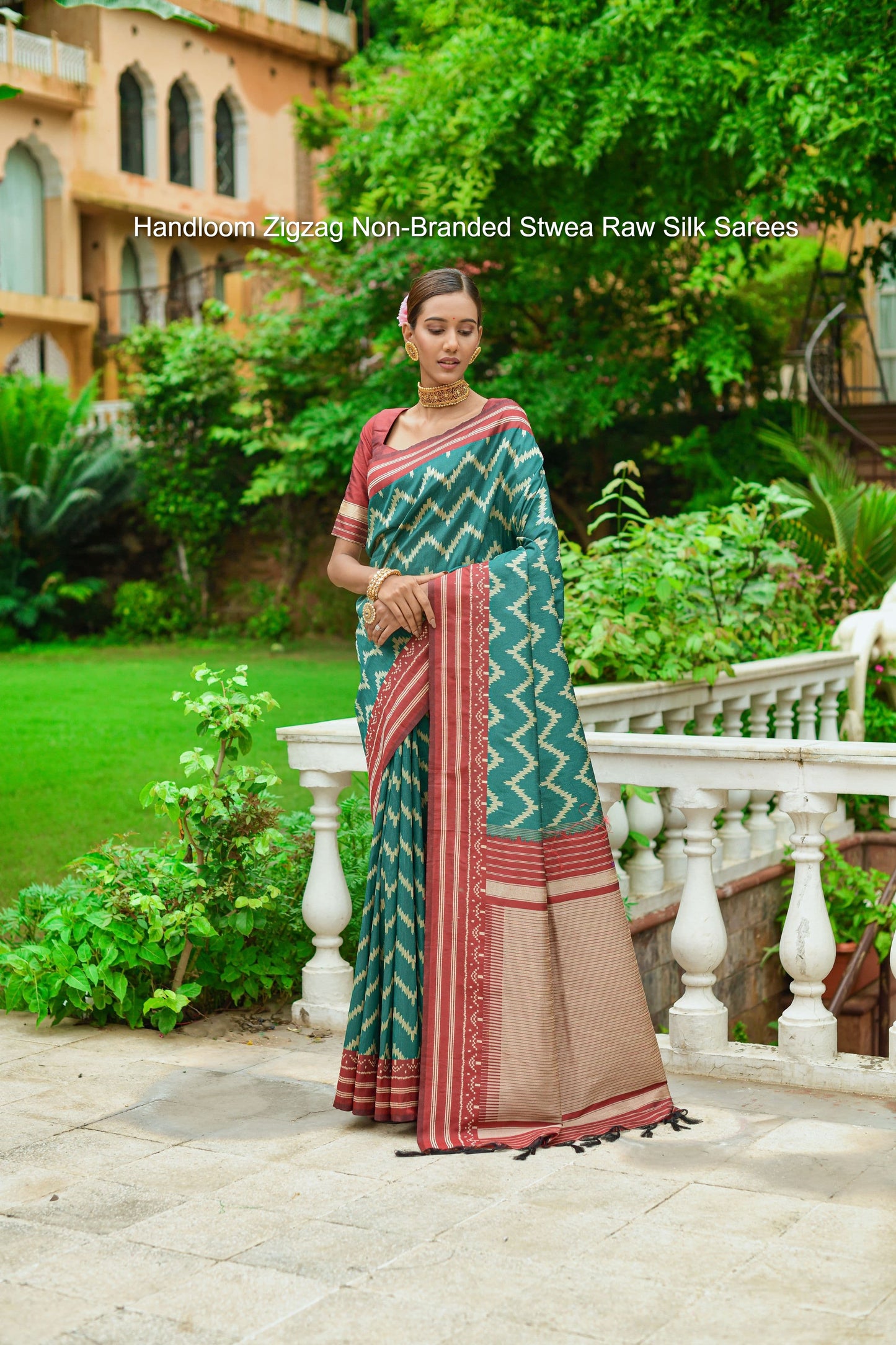 Handloom Zigzag Non-Branded Stwea Raw Silk Sarees