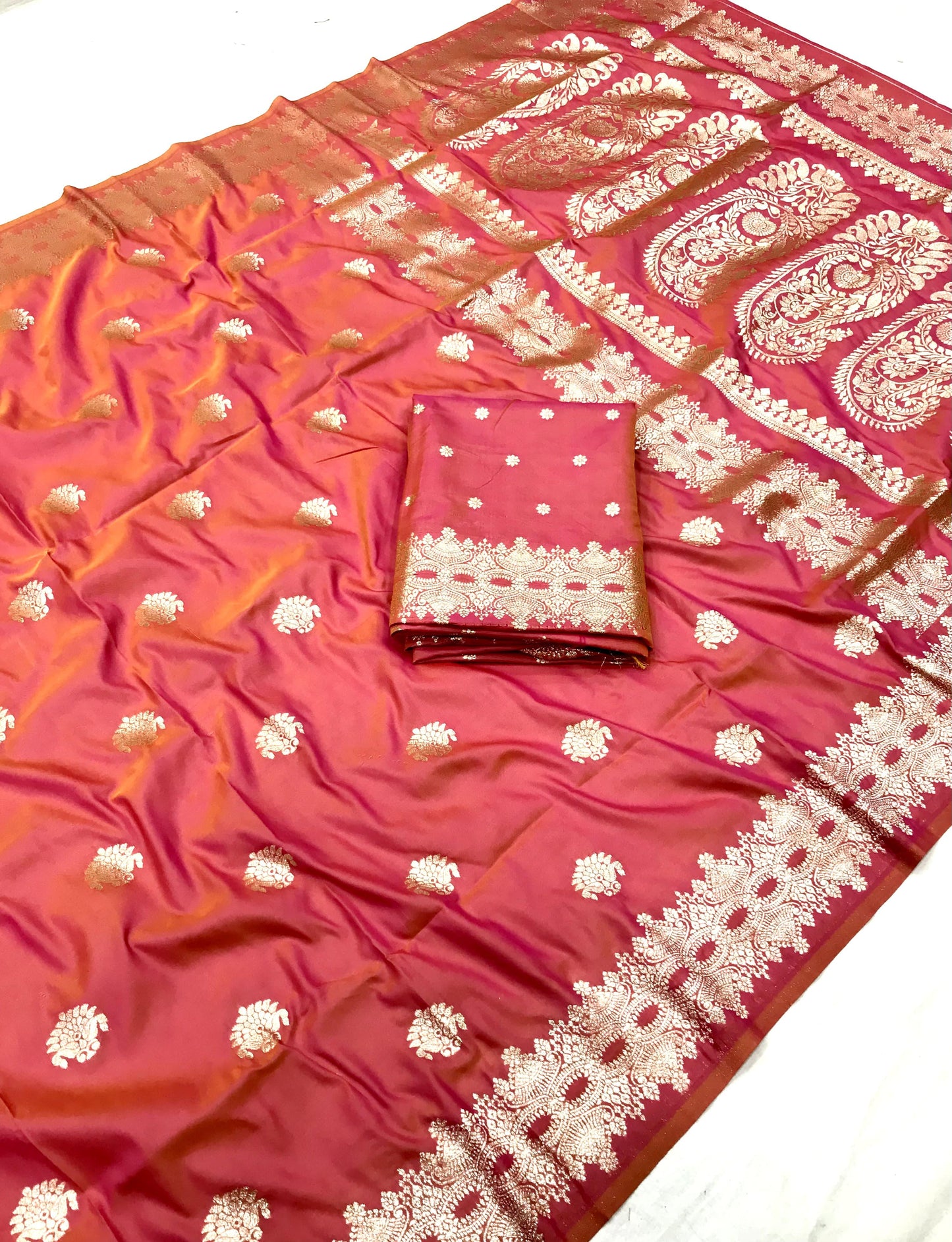 Keepi Non-Branded Stmah Zari Sarees