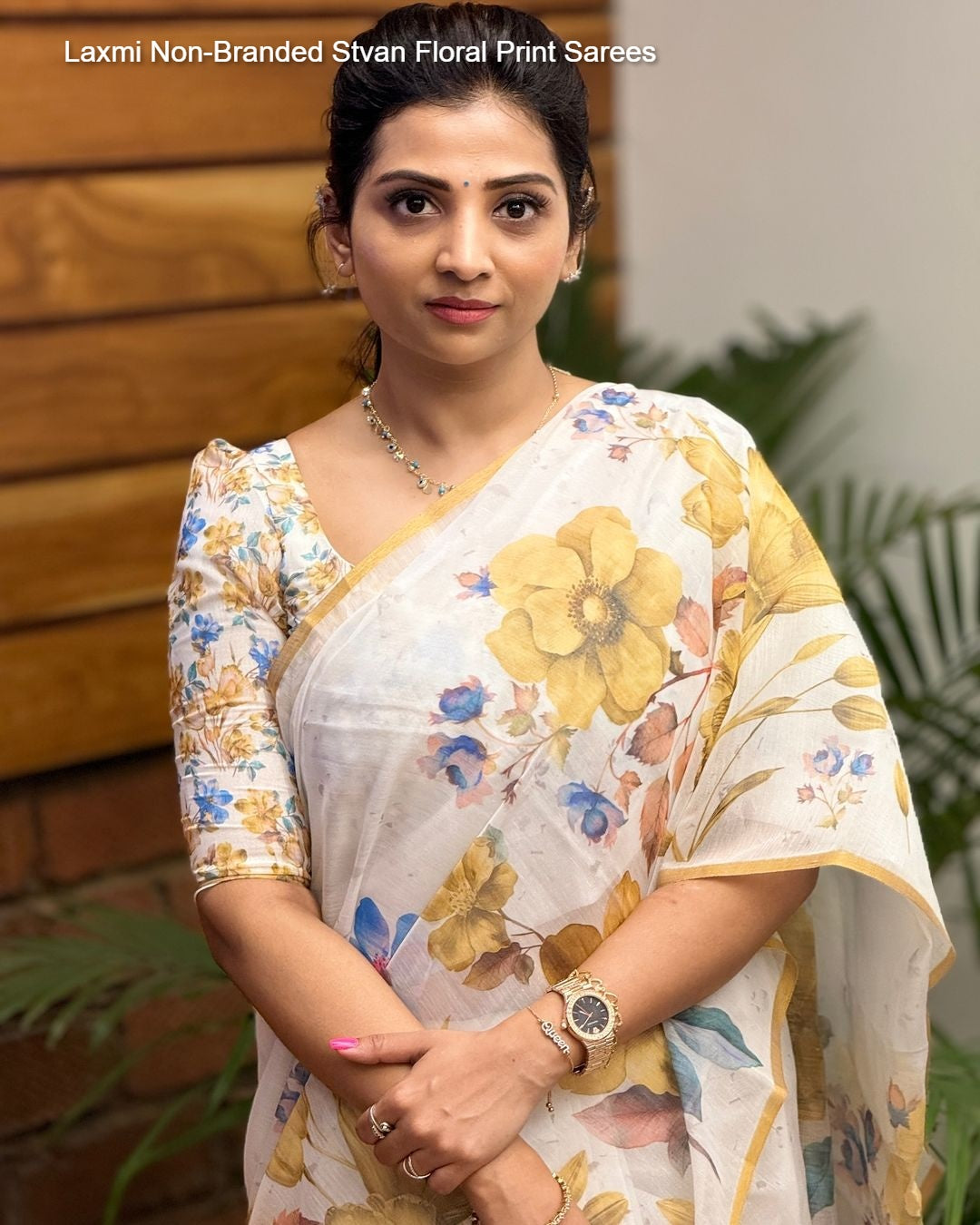 Laxmi Non-Branded Stvan Floral Print Sarees