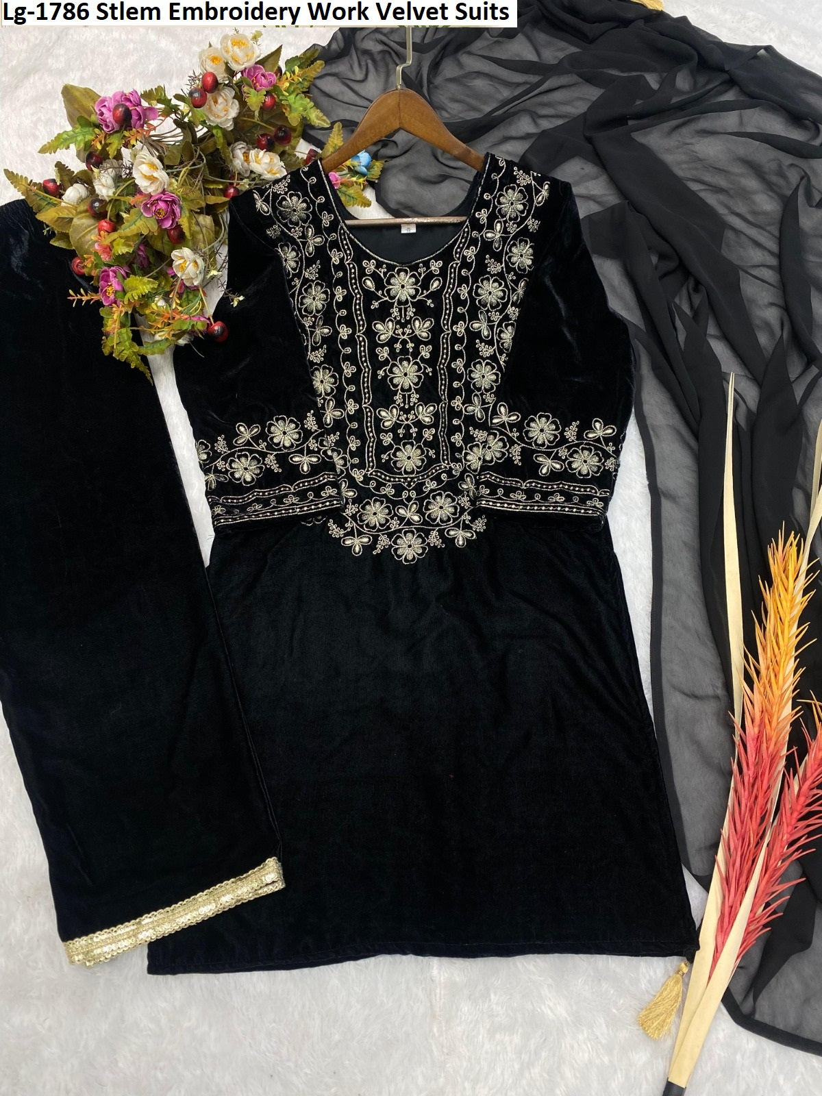 Lg-1786 Stlem Embroidery Work Velvet Suits