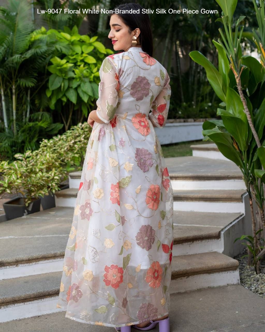 Lw-9047 Floral White Non-Branded Stliv Silk One Piece Gown