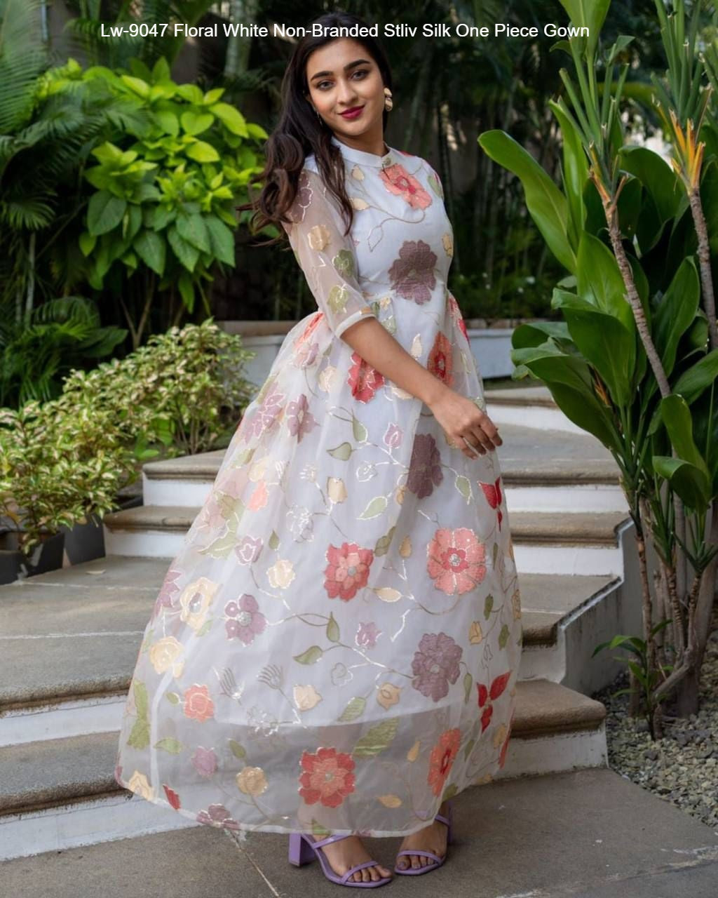 Lw-9047 Floral White Non-Branded Stliv Silk One Piece Gown