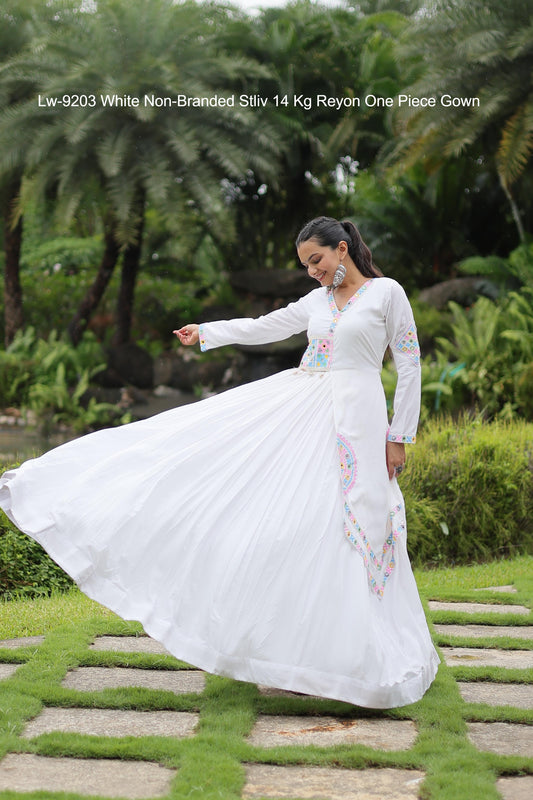 Lw-9203 White Non-Branded Stliv 14 Kg Reyon One Piece Gown