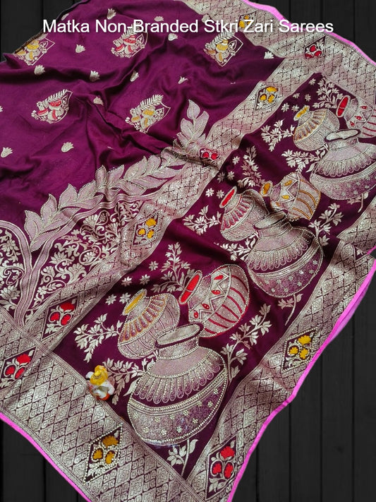 Matka Non-Branded Stkri Zari Sarees