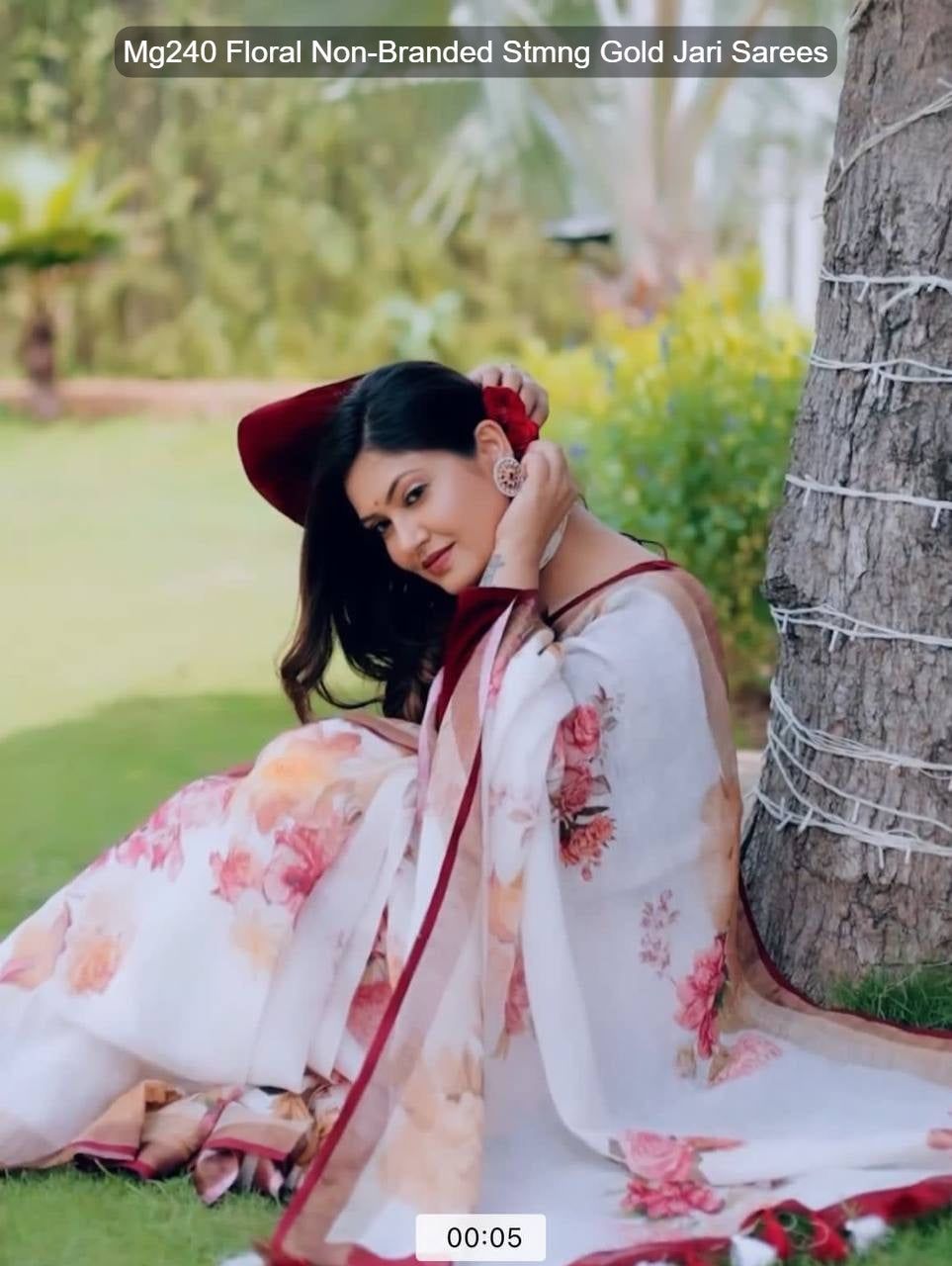 Mg240 Floral Non-Branded Stmng Gold Jari Sarees