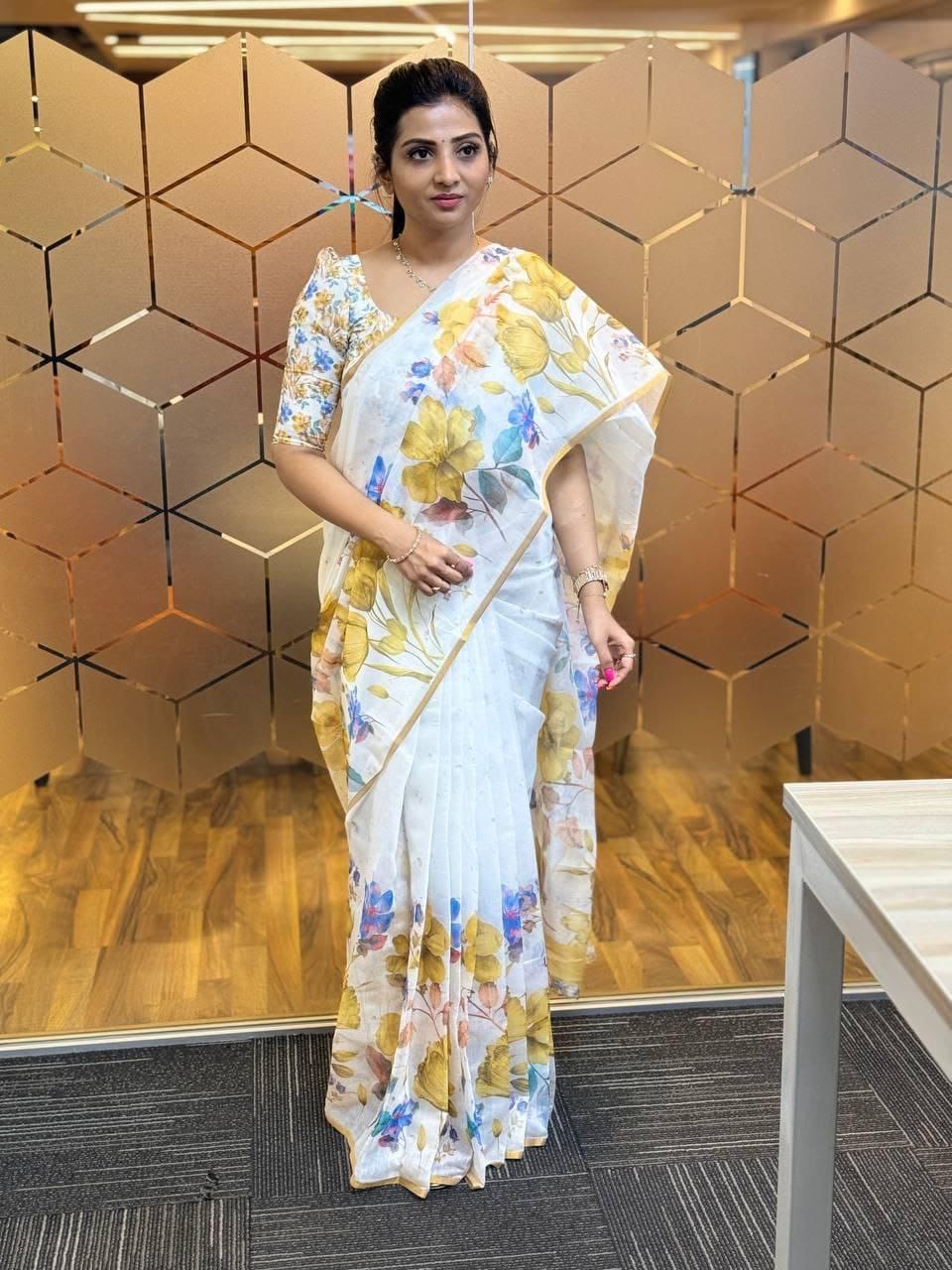 Mg436 Stmng Plain Linen Sarees