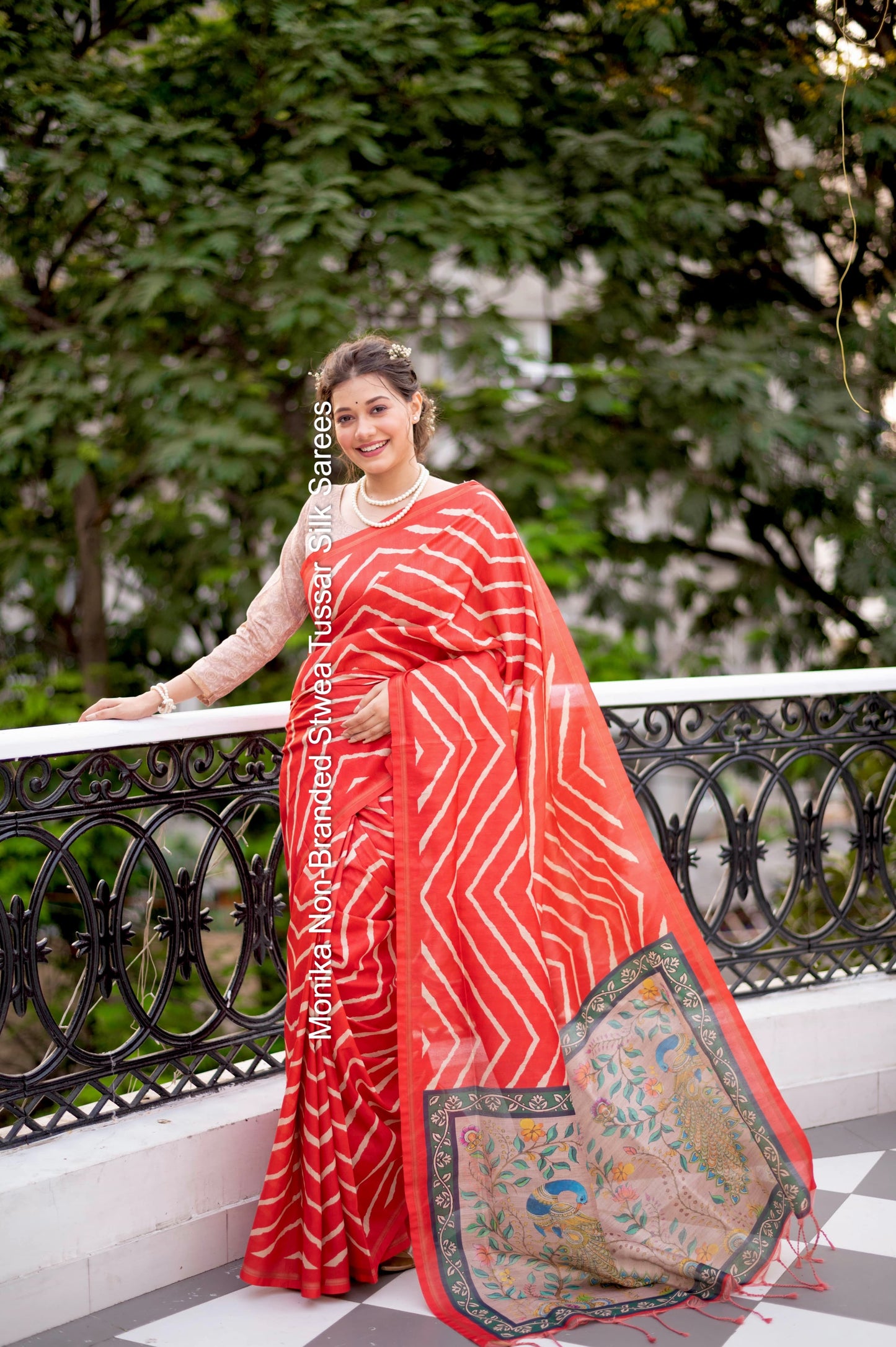 Monika Non-Branded Stwea Tussar Silk Sarees