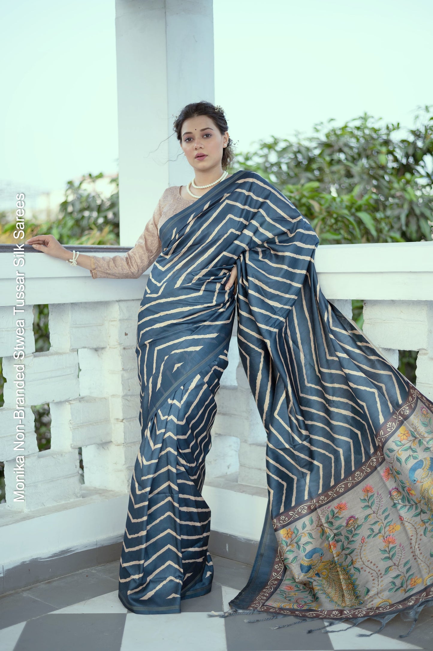 Monika Non-Branded Stwea Tussar Silk Sarees