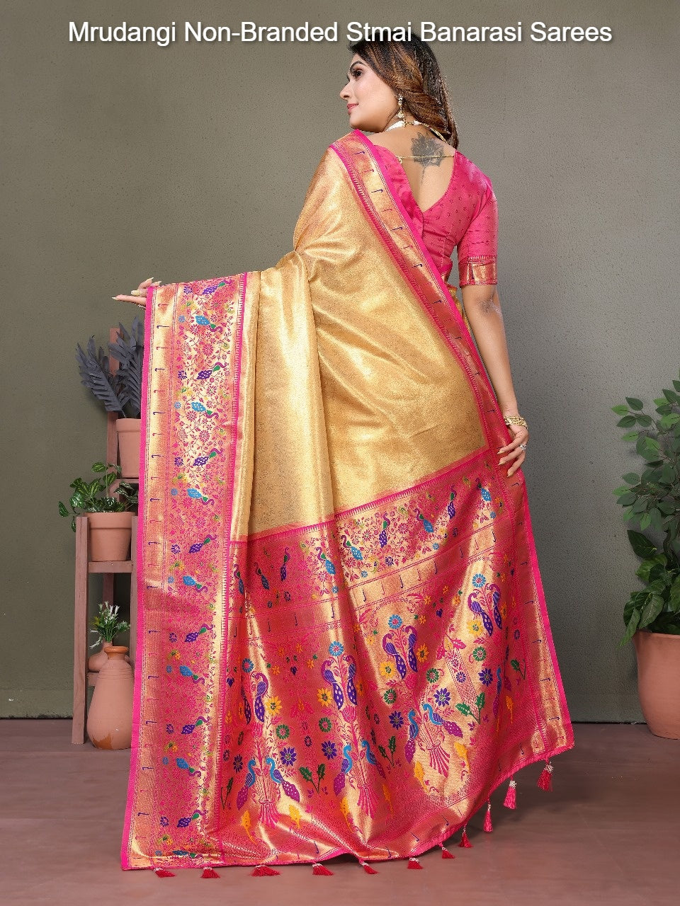 Mrudangi Non-Branded Stmai Banarasi Sarees
