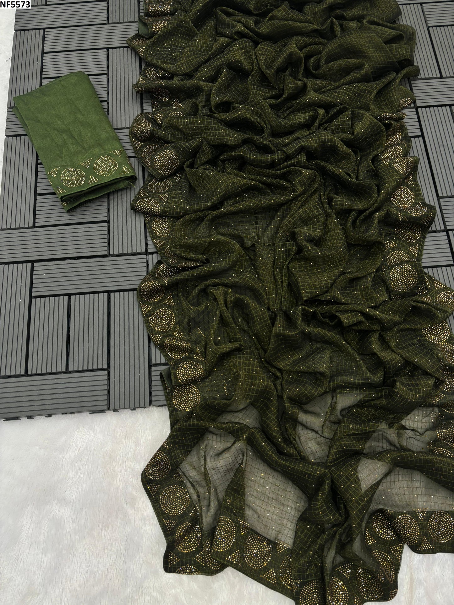 Nf5573 Chex Vmk. Sarees