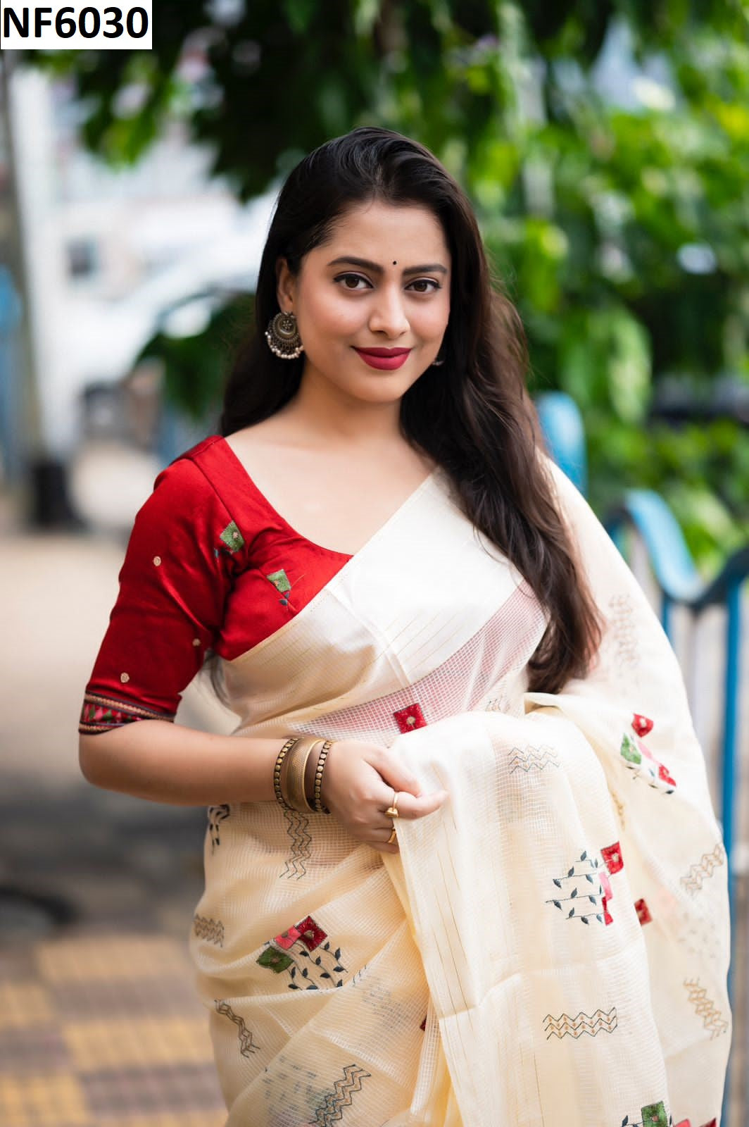 Nf6030 Vmk. Off White Sarees