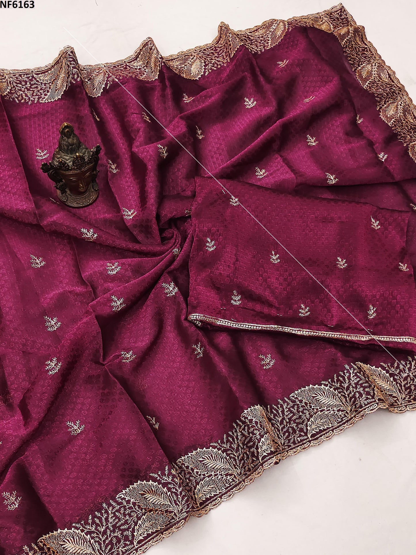 Nf6163 Vmk. Burberry Sarees