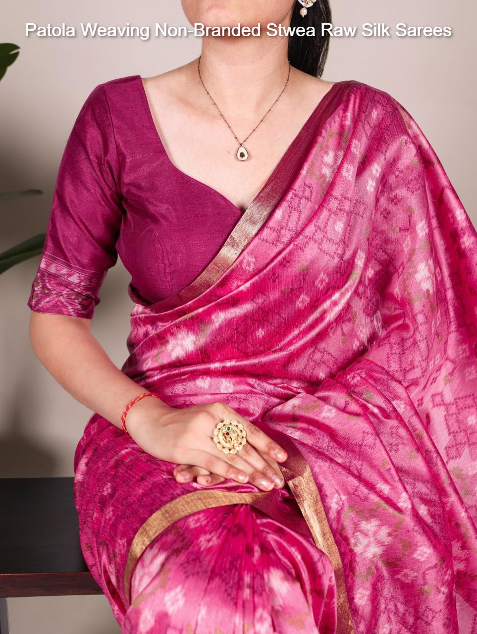 Patola Weaving Non-Branded Stwea Raw Silk Sarees