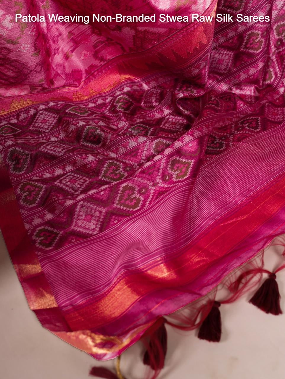 Patola Weaving Non-Branded Stwea Raw Silk Sarees