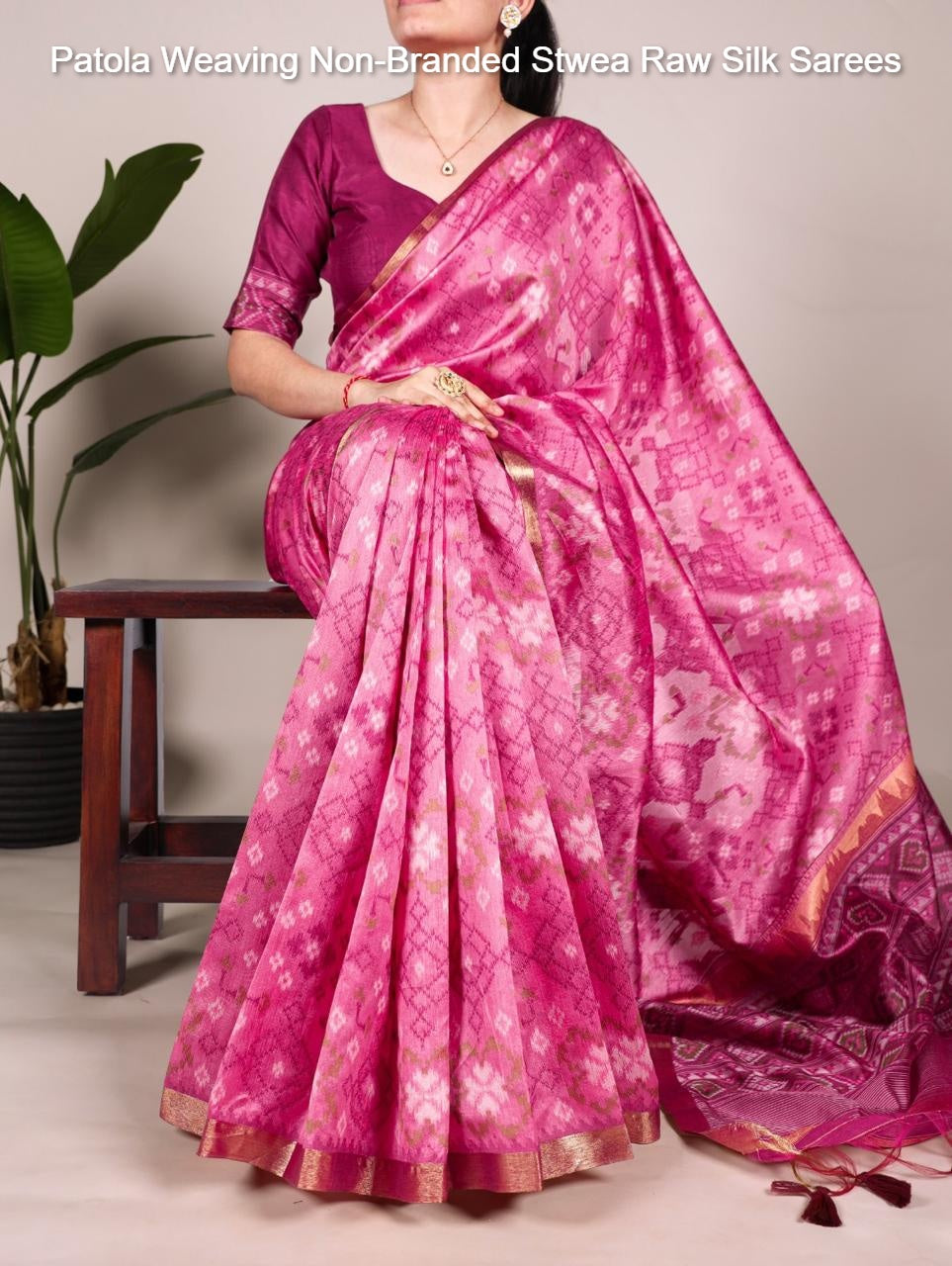 Patola Weaving Non-Branded Stwea Raw Silk Sarees