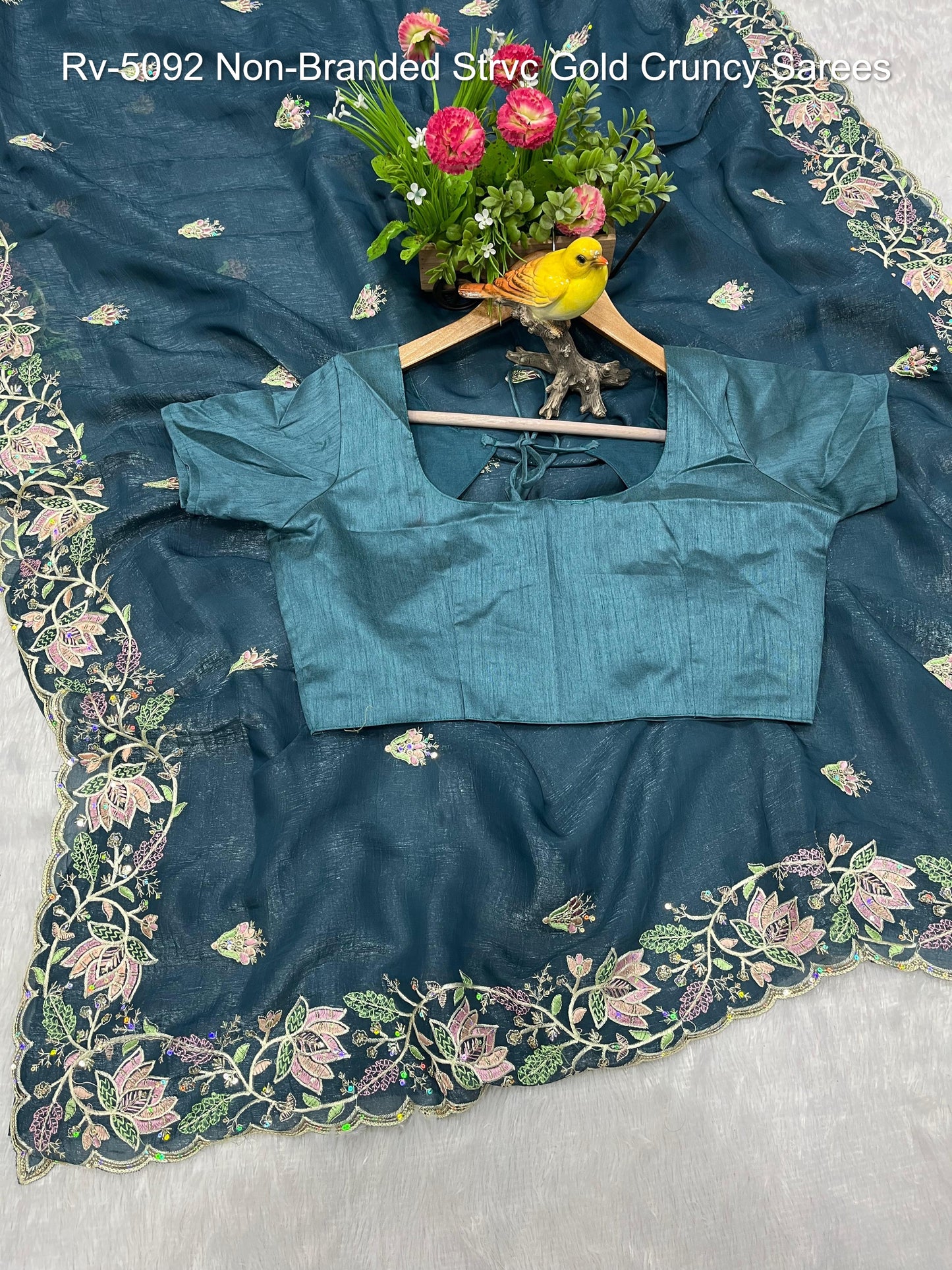 Rv-5092 Non-Branded Strvc Gold Cruncy Sarees