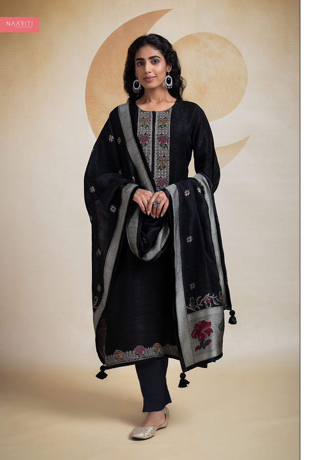 Suqrit Naariti Neck Work Unstitched Suits