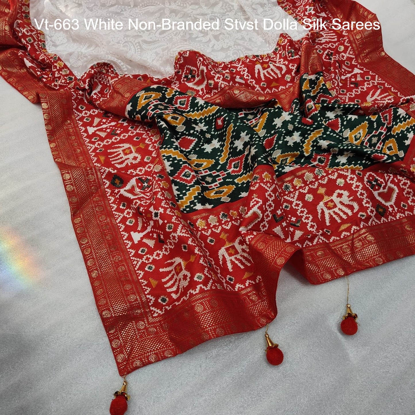 Vt-663 White Non-Branded Stvst Dolla Silk Sarees