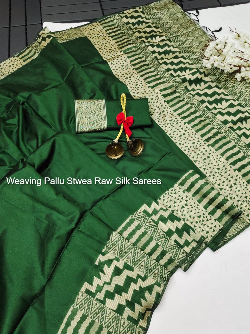 Weaving Pallu Stwea Raw Silk Sarees