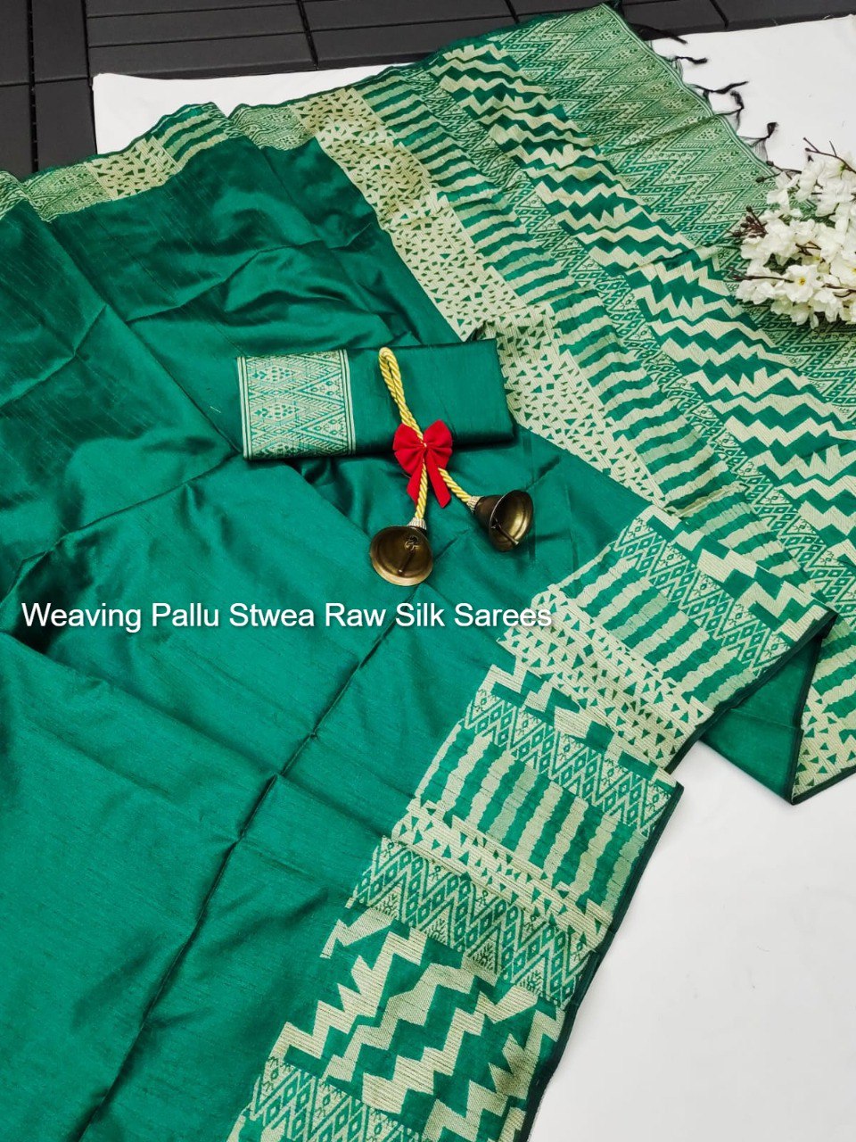 Weaving Pallu Stwea Raw Silk Sarees