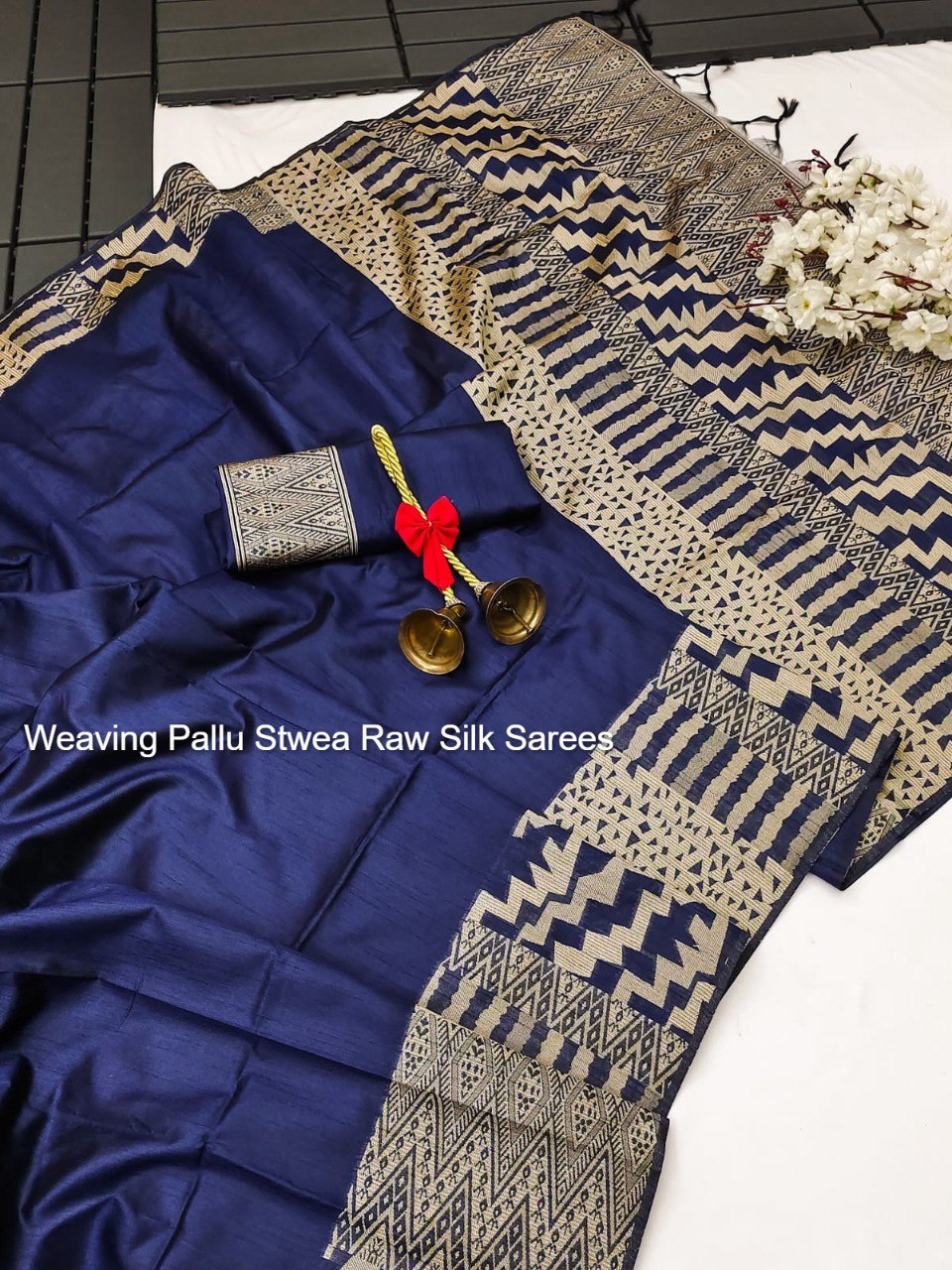 Weaving Pallu Stwea Raw Silk Sarees
