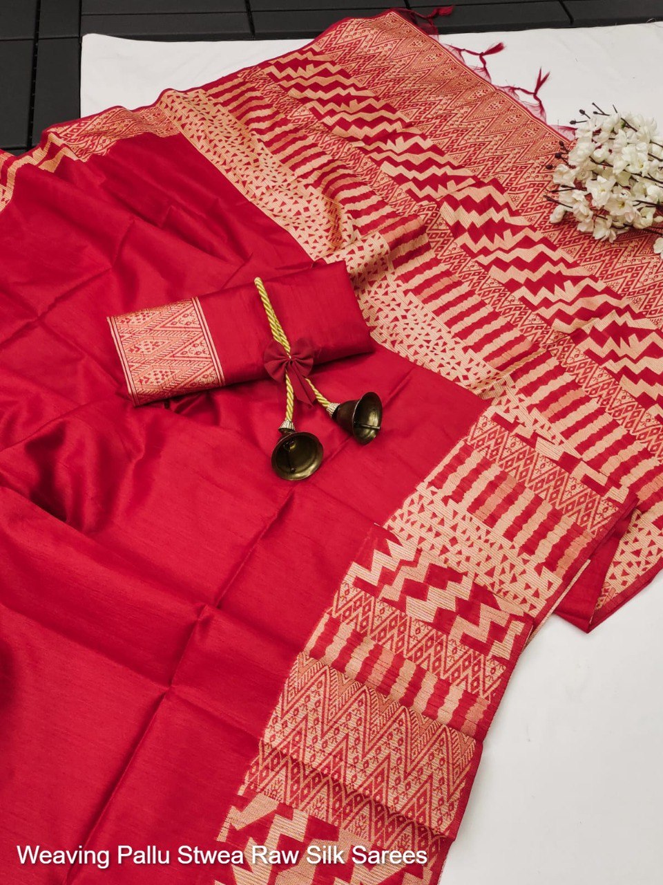 Weaving Pallu Stwea Raw Silk Sarees