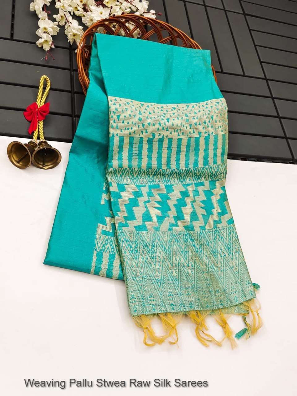 Weaving Pallu Stwea Raw Silk Sarees