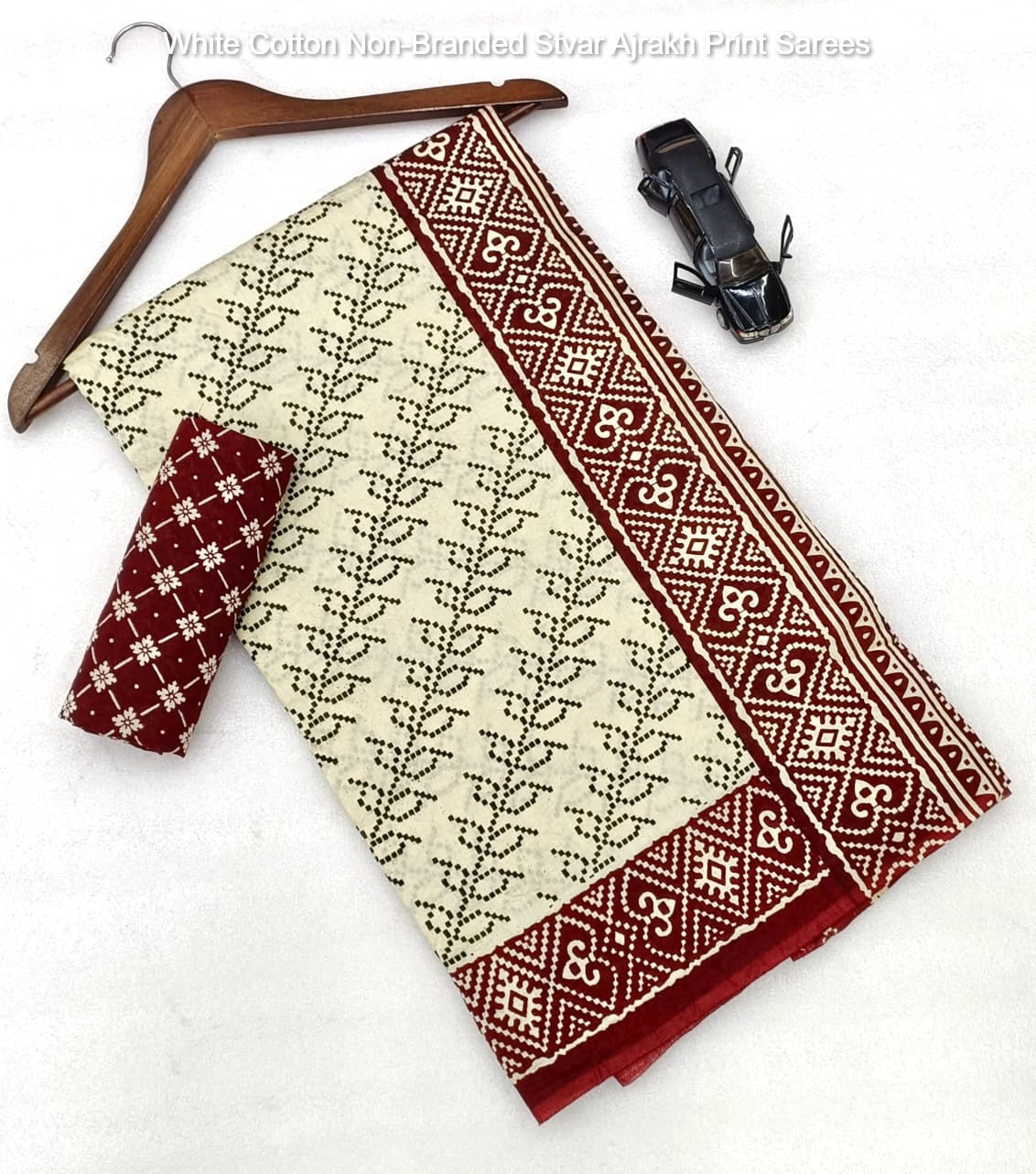 White Cotton Non-Branded Stvar Ajrakh Print Sarees