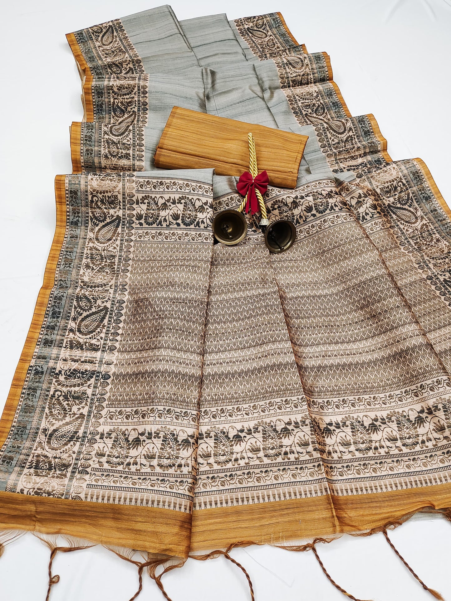 Yogita 101 Non-Branded Stwea Tussar Silk Sarees