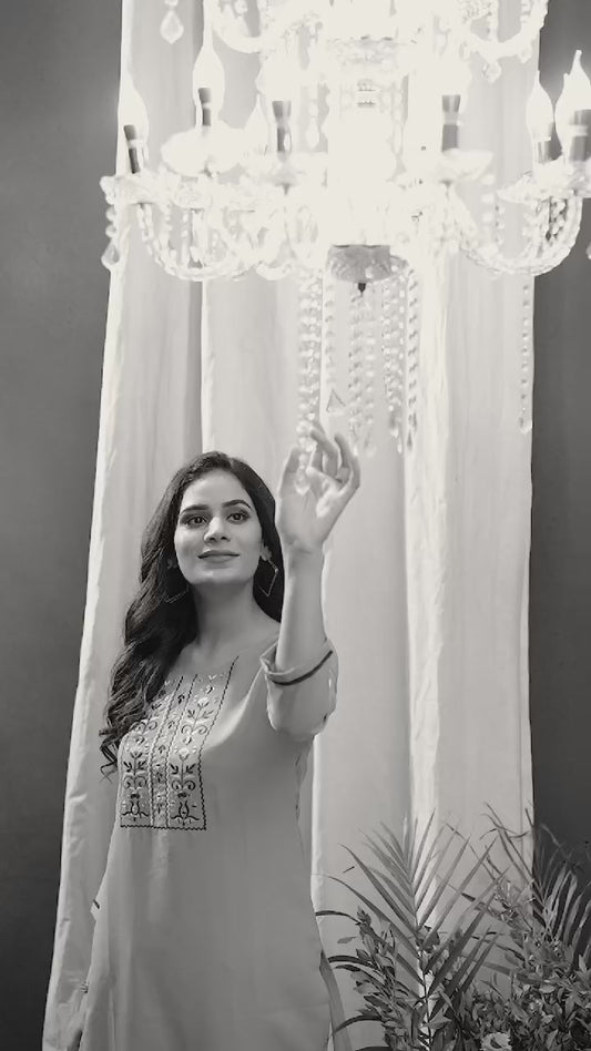 673 Giva Vol 2 Moksh Handwork Kurti